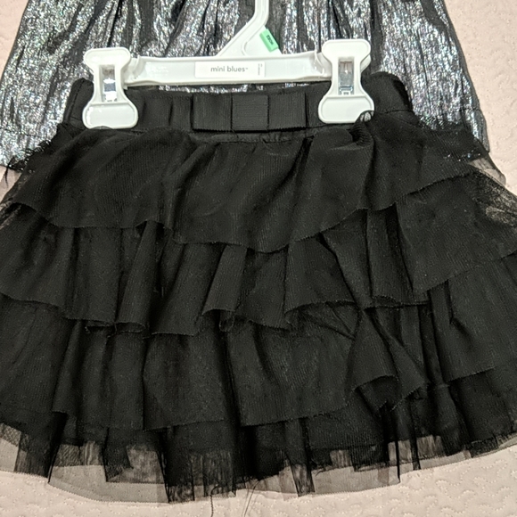 Skirts - Picture 3 of 4